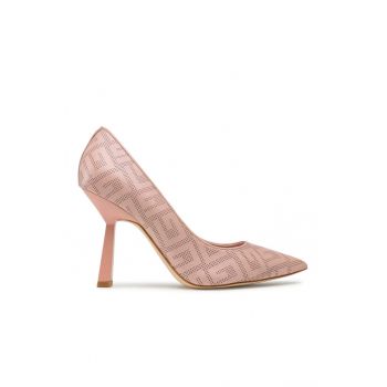Pantofi  cu logo perforat si varf ascutit 10149