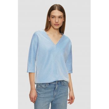 Bluza cu decolteu in V si model cu dungi