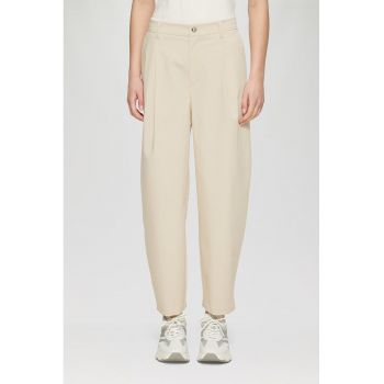 Pantaloni conici cu talie inalta