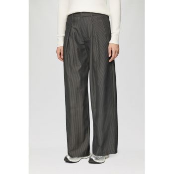 Pantaloni eleganti cu croiala ampla