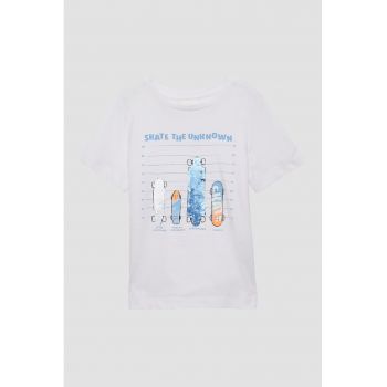 Tricou cu decolteu rotund rotund si aplicatii de paiete