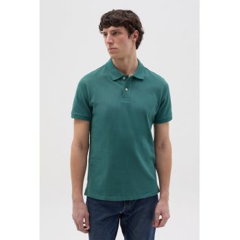 Tricou regular fit cu fenta cu nasturi