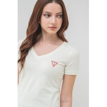 Tricou slim fit cu decolteu in V