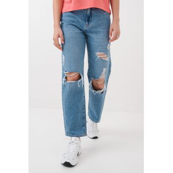 Blugi mom fit