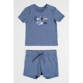Set de pantaloni scurti si tricou cu imprimeu logo - 2 Piese