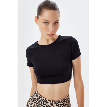 Tricou crop cu decolteu la baza gatului