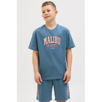 Tricou cu decolteu la baza gatului - imprimeu text si logo