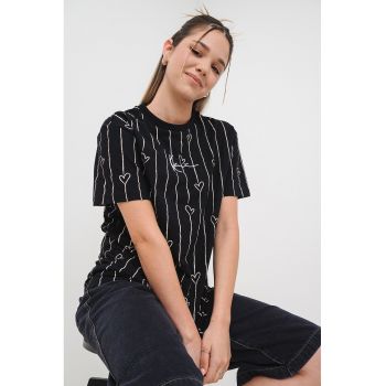 Tricou cu dungi si inimi