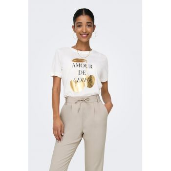 Tricou cu imprimeu si decolteu la baza gatului