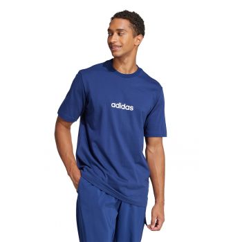 Tricou cu logo si decolteu la baza gatului