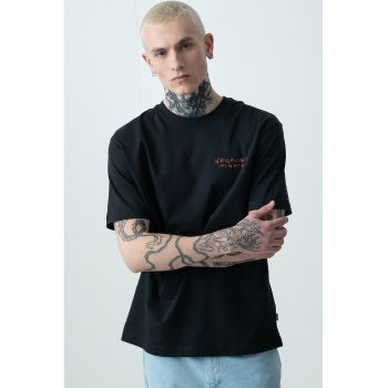 Tricou de bumbac organic cu model grafic
