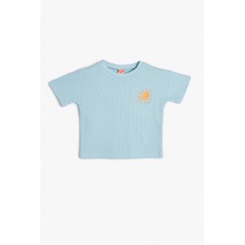 Tricou texturat cu detalliu brodat