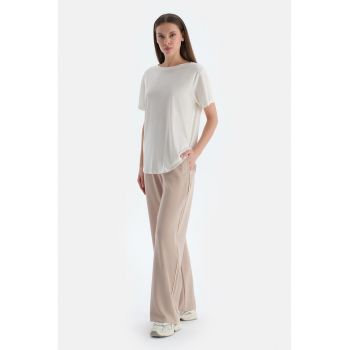 Pantaloni de trening cu croiala dreapta si buzunare