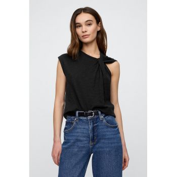 Tricou asimetric cu detaliu rasucit