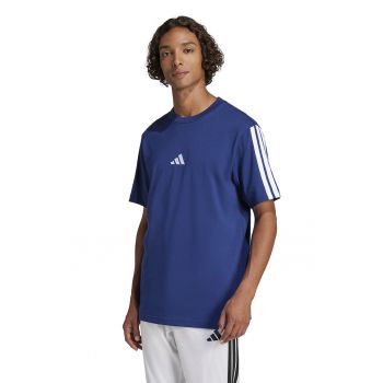 Tricou cu decolteu la baza gatului si benzi logo pe maneci