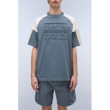 Tricou cu decolteu la baza gatului si imprimeu
