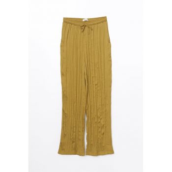 Pantaloni cu model plisat