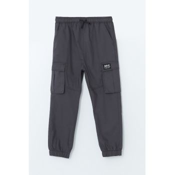 Pantaloni de trening cu snur de ajustare