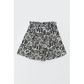 Pantaloni scurti cu model si talie inalta