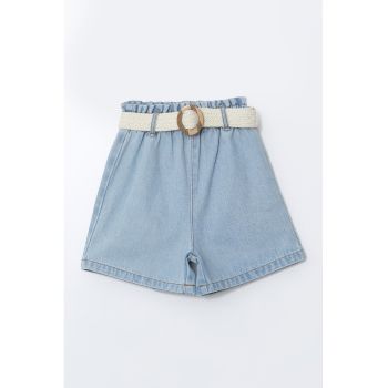 Pantaloni scurti din denim cu o curea in talie