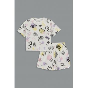 Pijama cu pantaloni scurti si imprimeu grafic