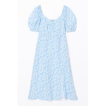 Rochie cu model floral si slit lateral