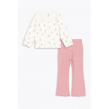 Set de bluza cu imprimeu si guler cu volane - si pantaloni evazati - 2 piese
