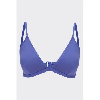 Sutien de baie cu cupe triunghiulare