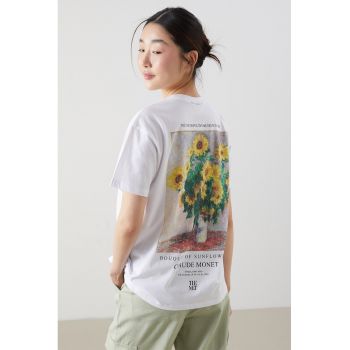 Tricou cu decolteu la baza gatului si imprimeu
