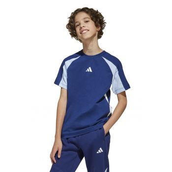 Tricou cu model monograma pe piept