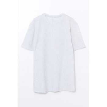 Tricou uni cu decolteu la baza gatului