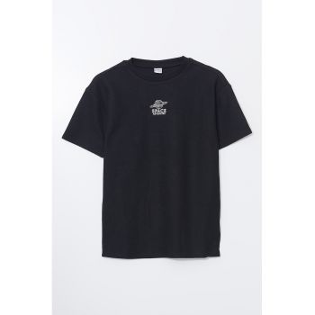 Tricou supradimensionat cu decolteu la baza gatului