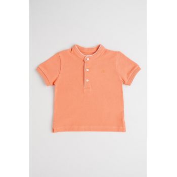 Tricou uni cu fenta cu nasturi