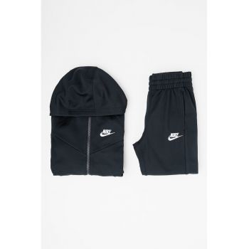 Trening cu gluga si maneci raglan