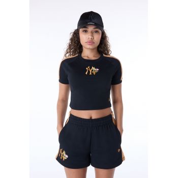 Tricou crop cu monograma brodata