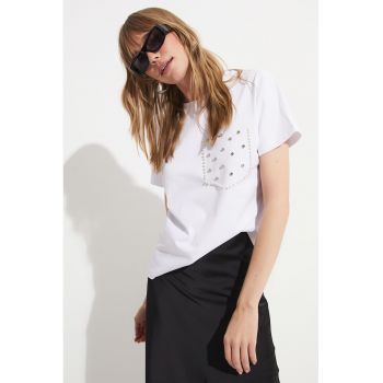 Tricou cu aplicatie pe piept cu strasuri
