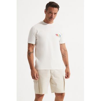 Tricou cu broderie text