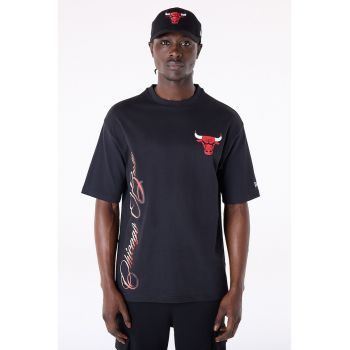 Tricou cu decolteu la baza gatului si imprimeu