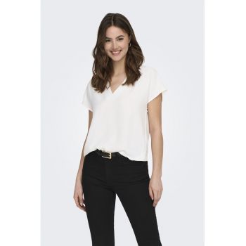 Tricou lejer cu decolteu in V
