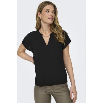 Tricou lejer cu decolteu in V