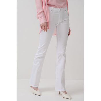 Blugi slim fit cu talie medie