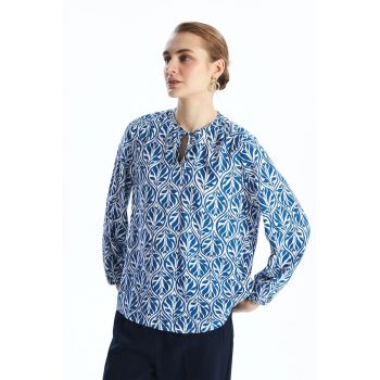 Bluza cu model si decupaj