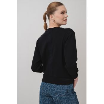 Bluza de trening cu decolteu la baza gatului si maneci cazute