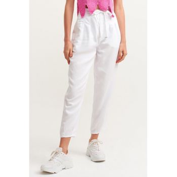Pantaloni crop din lyocell cu pliuri