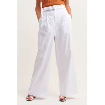 Pantaloni cu croiala ampla si curea asortata