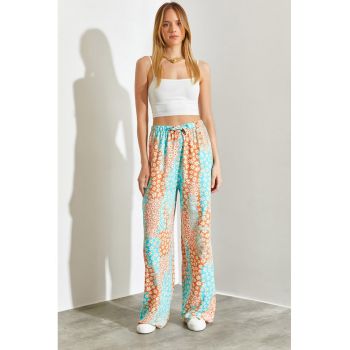 Pantaloni cu model si talie inalta