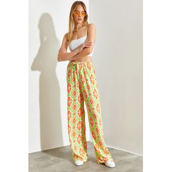 Pantaloni cu model si talie inalta