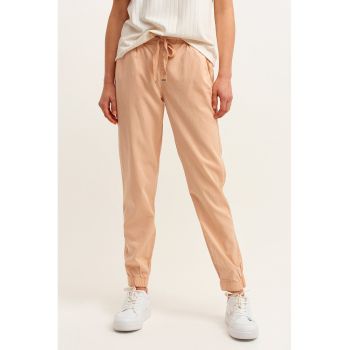 Pantaloni din amestec de lyocell cu snur de ajustare