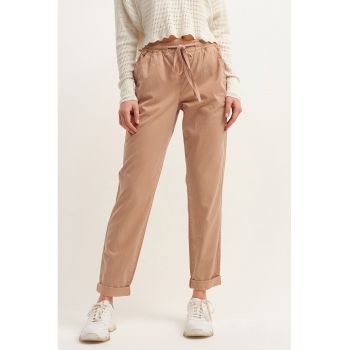 Pantaloni din amestec de lyocell cu snur de ajustare