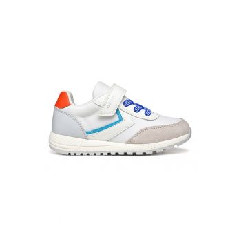 Pantofi sport cu velcro si garnituri de piele intoarsa